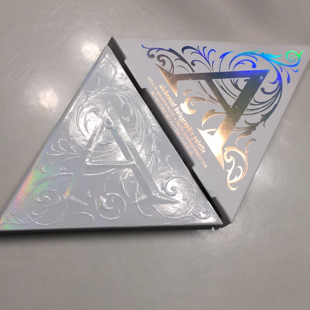 🦋KVD - Alchemist Holographic Palette